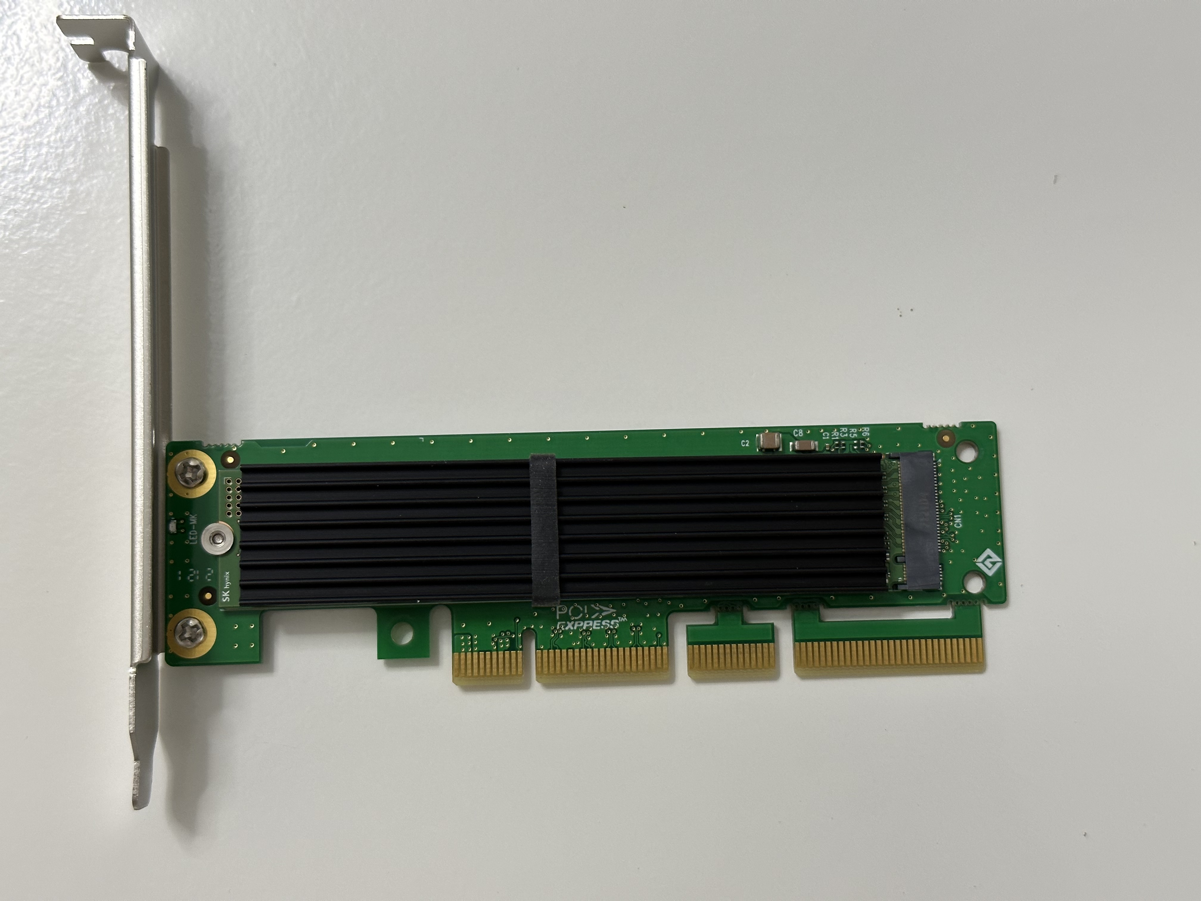 Heatsink and PCIe adapter